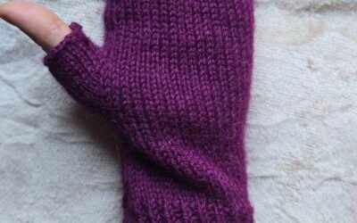 Comment tricoter un gousset de pouce avec des augmentations intercalaires